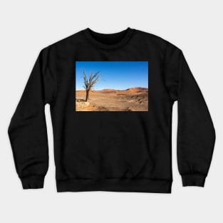 Tree in the desert. Crewneck Sweatshirt